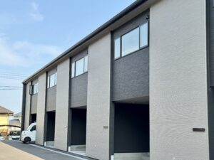 福岡県小郡市 - ガレージ付きデザイナーズアパート Leage series「 Raffine 」
